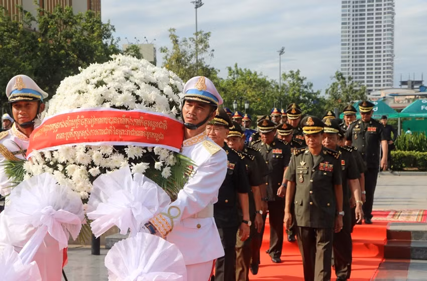 Đoàn Bộ Quốc phòng Vương quốc Campuchia do Đại tướng Yun Min dẫn đầu dự lễ kỷ niệm. (Ảnh: NGUYỄN HIỆP) Đoàn Bộ Quốc phòng Vương quốc Campuchia do Đại tướng Yun Min dẫn đầu dự lễ kỷ niệm. (Ảnh: NGUYỄN HIỆP)