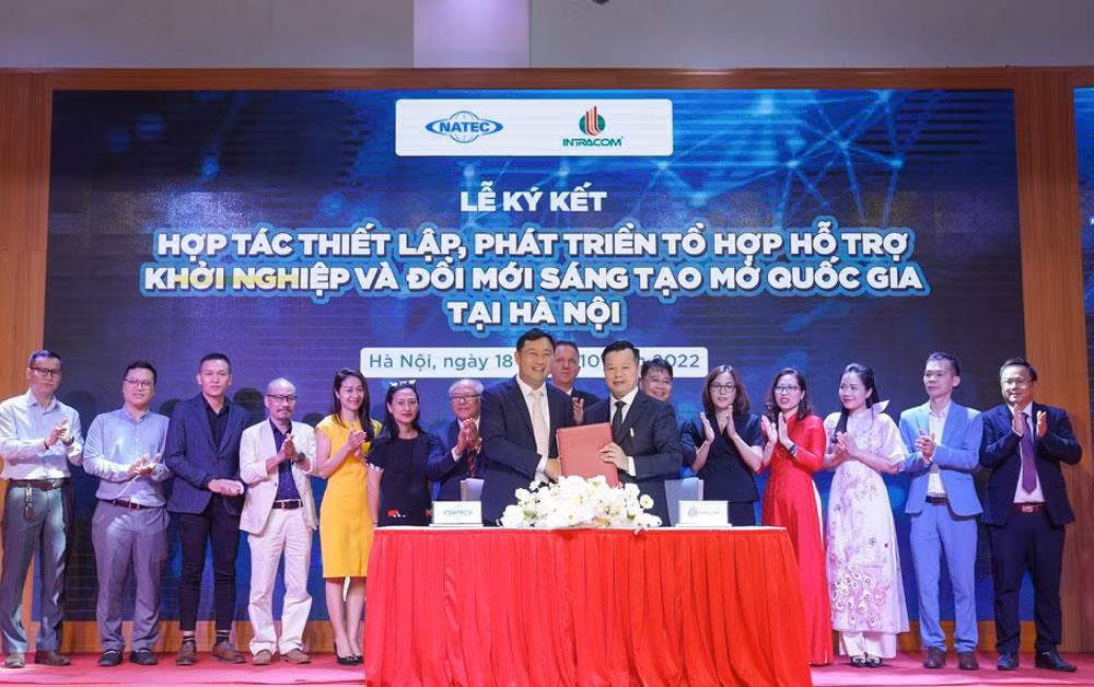 Cục Phát triển thị trường và Doanh nghiệp Khoa học và Công nghệ và Intracom group ký kết hợp tác.
