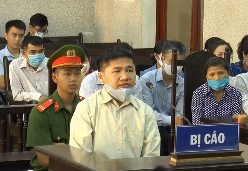 Bùi Văn Thịnh nhận mức án 24 năm tù vì tội chiếm đoạt tài sản và đánh bạc.