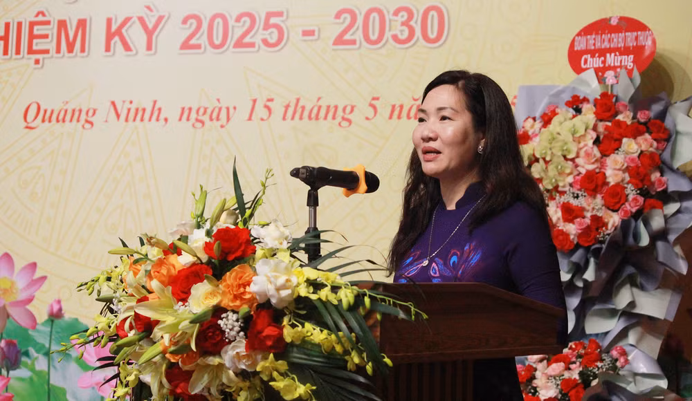 Phó Chủ tịch Ủy ban nhân dân tỉnh Quảng Ninh Nguyễn Thị Hạnh phát biểu tại đại hội. Phó Chủ tịch Ủy ban nhân dân tỉnh Quảng Ninh Nguyễn Thị Hạnh phát biểu tại đại hội.