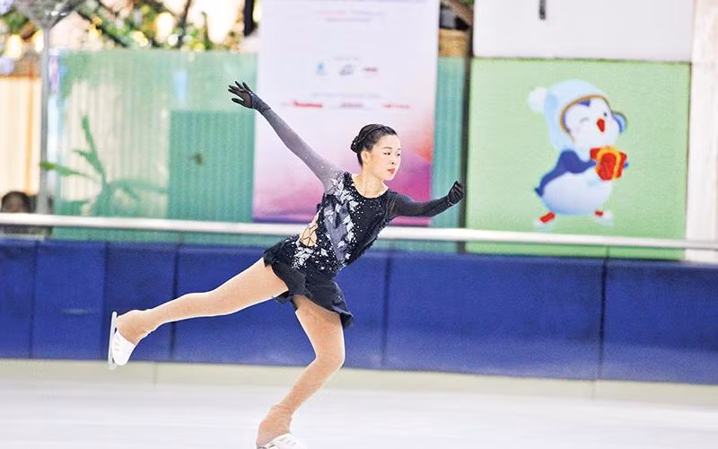 Các vận động viên tranh tài tại Giải Trượt băng nghệ thuật quốc gia 2022. Ảnh | QUYẾT THẮNG