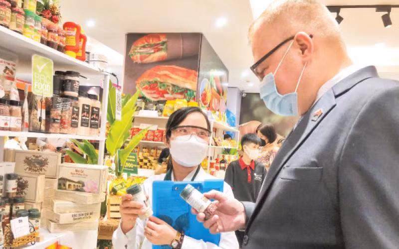 Nhiều sản phẩm nông sản của Việt Nam xuất khẩu chính ngạch khi ra thế giới. Trong ảnh: Nông sản Việt triển lãm tại Trung tâm triển lãm hàng nông sản xuất khẩu của ITPC.