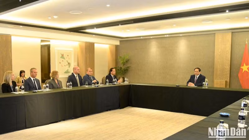 Thủ tướng Phạm Minh Chính làm việc với Hội đồng Kinh doanh Auckland.