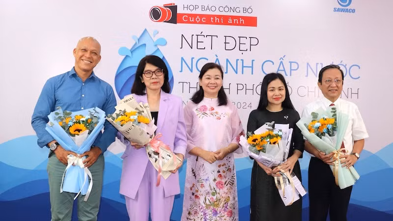 Ban Tổ chức giới thiệu cuộc thi ảnh “Nét đẹp ngành cấp nước Thành phố Hồ Chí Minh”.