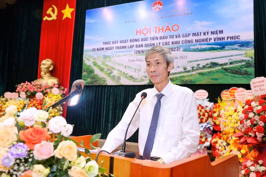 Trưởng Ban Quản lý các khu công nghiệp Hà Đình Nhã phát biểu ý kiến. Trưởng Ban Quản lý các khu công nghiệp Hà Đình Nhã phát biểu ý kiến.
