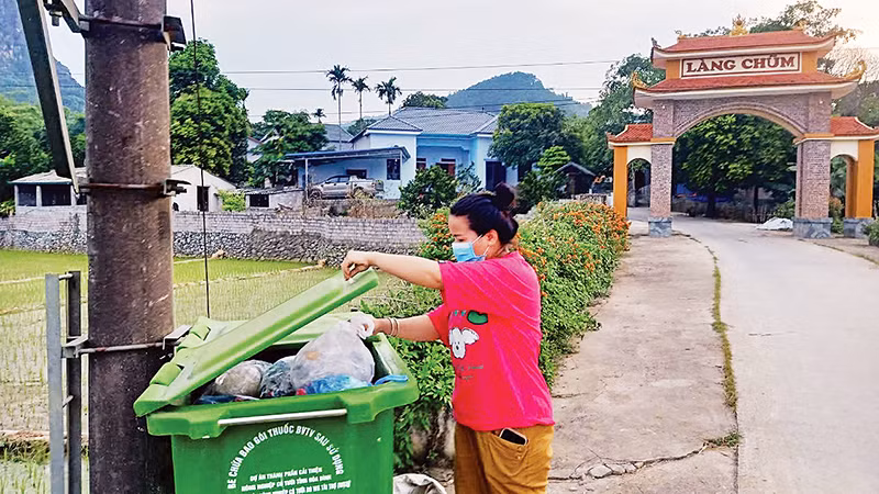Người dân Hòa Bình đã có ý thức trong việc thu gom bao gói thuốc bảo vệ thực vật đúng quy định.