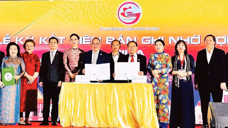  Lễ ký kết Biên bản ghi nhớ hợp tác giữa Hội Doanh nghiệp Việt Nam tại Lào và Hiệp hội Doanh nghiệp Thái Lan- Việt Nam vào đầu tháng 4/2025.
