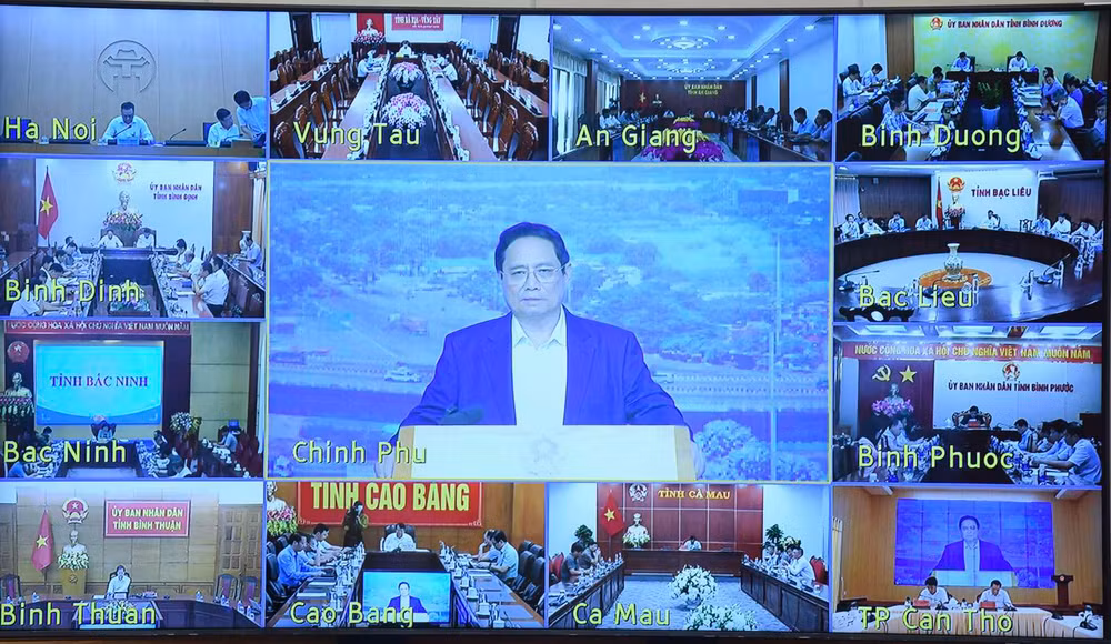 Phiên họp được truyền trực tuyến tới trụ sở 45 ủy ban nhân dân tỉnh, thành phố có các dự án trọng điểm đi qua.
