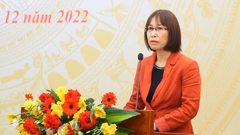 Phó Giám đốc Văn phòng Giới sử dụng lao động (VCCI) Vi Thị Hồng Minh nêu ý kiến tại chương trình. Phó Giám đốc Văn phòng Giới sử dụng lao động (VCCI) Vi Thị Hồng Minh nêu ý kiến tại chương trình.