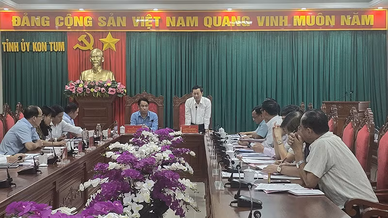 Quang cảnh buổi làm việc.