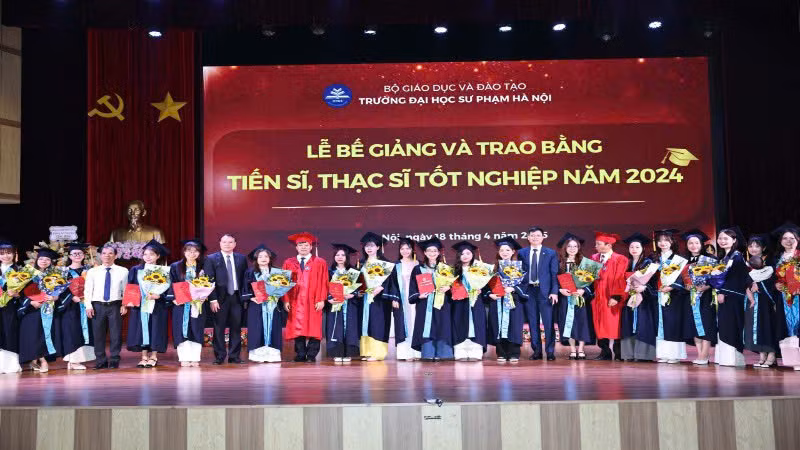 Quang cảnh buổi lễ trao bằng tốt nghiệp. (Ảnh: THANH TÙNG)