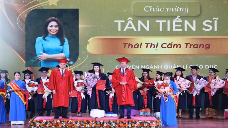 Các tân tiến sĩ được nhận bằng tốt nghiệp năm 2024. (Ảnh: Thanh Tùng)