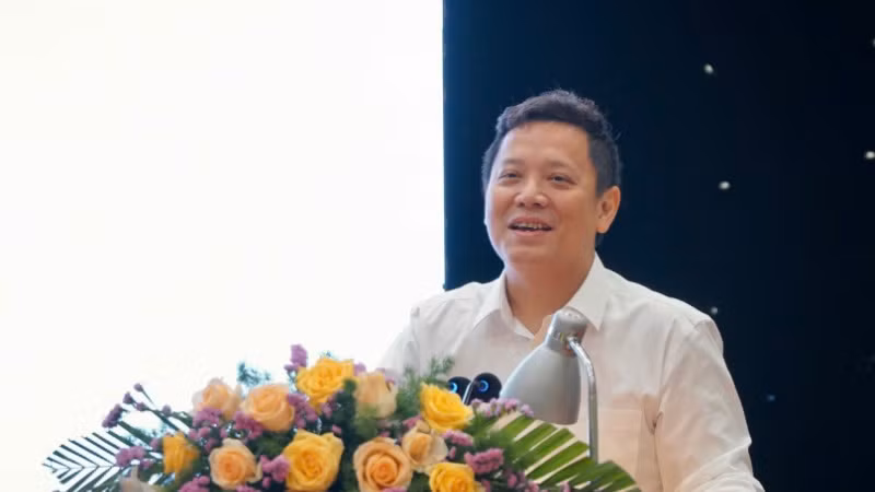 Giáo sư, Tiến sĩ Lê Anh Vinh, Viện trưởng Khoa học giáo dục Việt Nam phát biểu ý kiến.