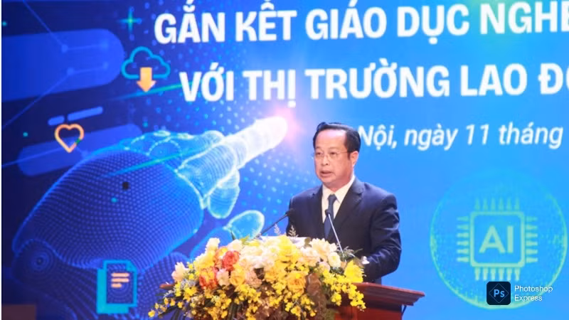 Giám đốc Sở Giáo dục và Đào tạo Hà Nội Trần Thế Cương phát biểu ý kiến. Giám đốc Sở Giáo dục và Đào tạo Hà Nội Trần Thế Cương phát biểu ý kiến.