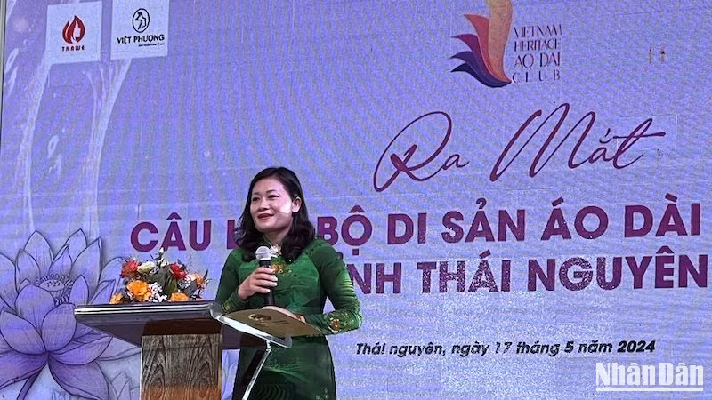 Phó Chủ tịch Hội đồng nhân dân tỉnh Thái Nguyên Mai Thị Thuý Nga khẳng định vẻ đẹp áo dài, đánh giá cao sự ra đời của Câu lạc bộ Di sản áo dài Việt Nam tỉnh Thái Nguyên. Phó Chủ tịch Hội đồng nhân dân tỉnh Thái Nguyên Mai Thị Thuý Nga khẳng định vẻ đẹp áo dài, đánh giá cao sự ra đời của Câu lạc bộ Di sản áo dài Việt Nam tỉnh Thái Nguyên.