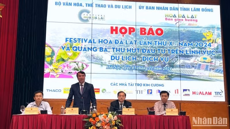Phó Chủ tịch Ủy ban nhân dân tỉnh Lâm Đồng Phạm S trả lời các câu hỏi của phóng viên. Phó Chủ tịch Ủy ban nhân dân tỉnh Lâm Đồng Phạm S trả lời các câu hỏi của phóng viên.