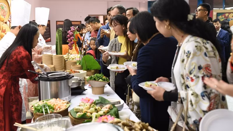Ẩm thực Việt Nam một lần nữa có cơ hội chinh phục bạn bè năm châu.