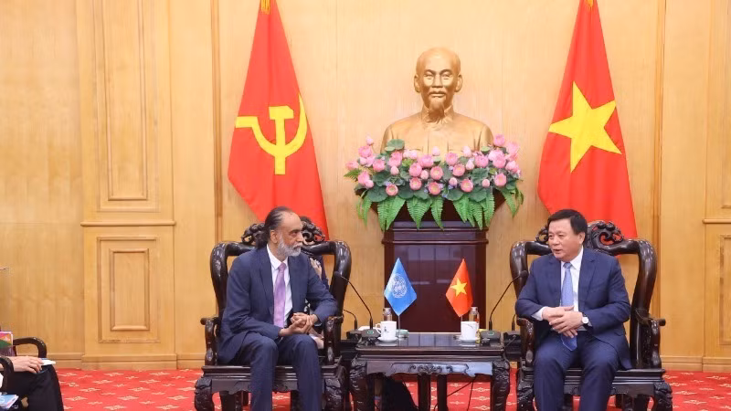 Đồng chí Nguyễn Xuân Thắng và ngài Amandeep Singh Gill, Phó Tổng Thư ký Liên hợp quốc. Đồng chí Nguyễn Xuân Thắng và ngài Amandeep Singh Gill, Phó Tổng Thư ký Liên hợp quốc.