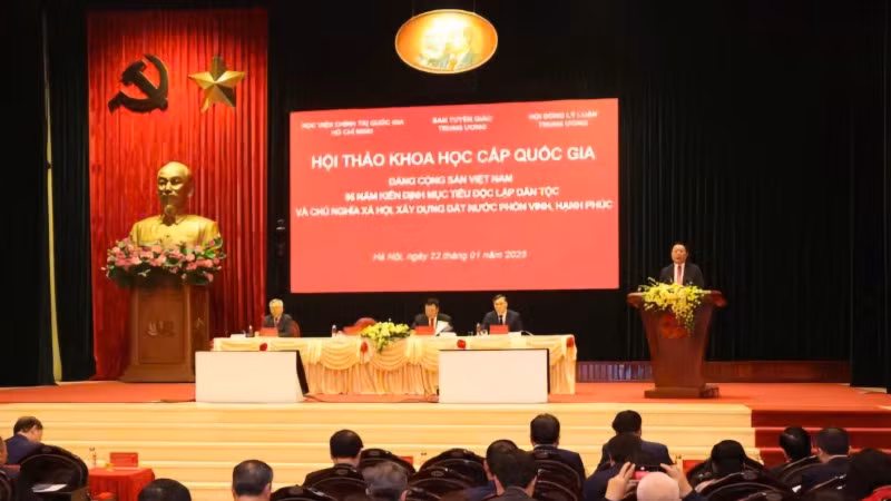 Toàn cảnh Hội thảo khoa học quốc gia “Đảng Cộng sản Việt Nam - 95 năm kiên định mục tiêu độc lập dân tộc và chủ nghĩa xã hội, xây dựng đất nước phồn vinh, hạnh phúc”.