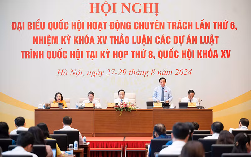 Hội nghị đại biểu Quốc hội hoạt động chuyên trách thảo luận về dự án Luật Công chứng (sửa đổi). (Ảnh DUY LINH)