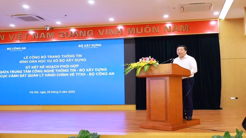 Bộ trưởng Xây dựng Trần Hồng Minh phát biểu tại buổi lễ Bộ trưởng Xây dựng Trần Hồng Minh phát biểu tại buổi lễ