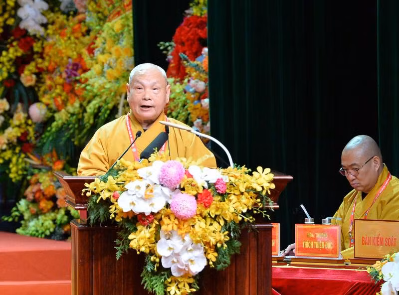 Hòa thượng Thích Thiện Nhơn-Chủ tịch Hội đồng trị sự Trung ương Giáo hội Phật giáo Việt Nam tuyên đọc diễn văn khai mạc Đại hội. Hòa thượng Thích Thiện Nhơn-Chủ tịch Hội đồng trị sự Trung ương Giáo hội Phật giáo Việt Nam tuyên đọc diễn văn khai mạc Đại hội.