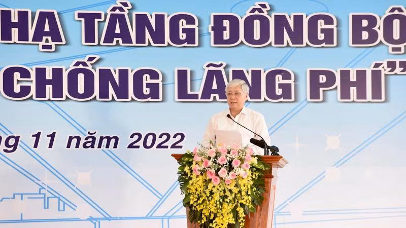 Đồng chí Đỗ Văn Chiến phát biểu hưởng ứng thi đua. (Ảnh: Trần Hải) Đồng chí Đỗ Văn Chiến phát biểu hưởng ứng thi đua. (Ảnh: Trần Hải)