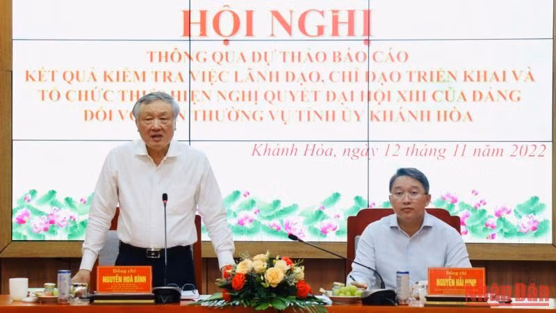 Đồng chí Nguyễn Hòa Bình kết luận buổi làm việc. (Ảnh: Xuân Thành) Đồng chí Nguyễn Hòa Bình kết luận buổi làm việc. (Ảnh: Xuân Thành)