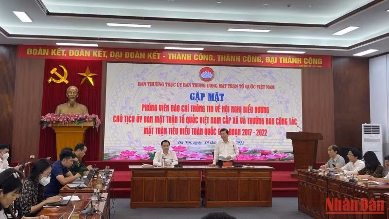 Quang cảnh buổi gặp mặt phóng viên báo chí.
