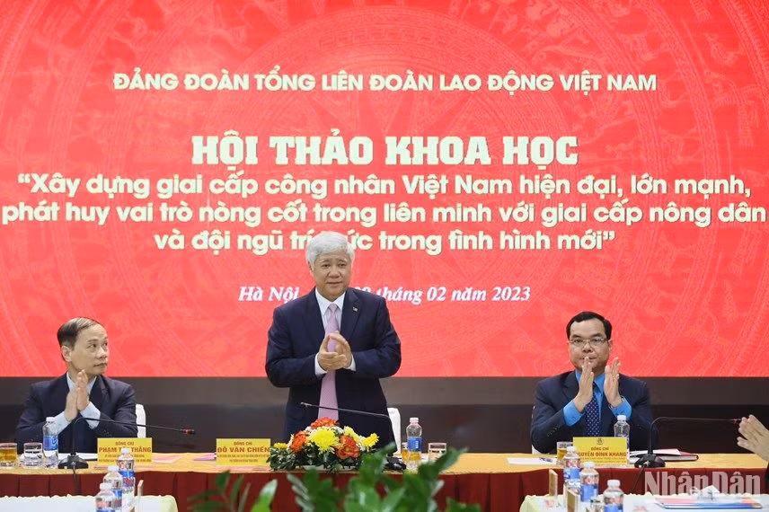 Chủ tịch Ủy ban Mặt trận Tổ Quốc Việt Nam Đỗ Văn Chiến phát biểu tại Hội nghị.