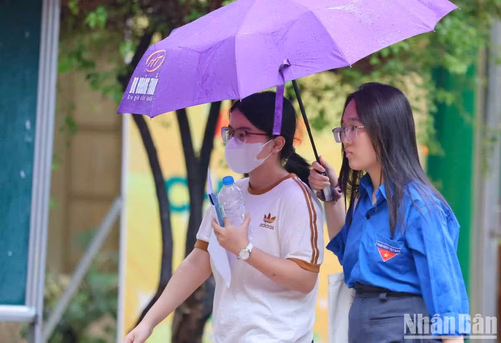 Thí sinh tham dự kỳ thi tuyển sinh vào lớp 10 Hà Nội năm học 2024-2025 (Ảnh: ĐẠI THẮNG)