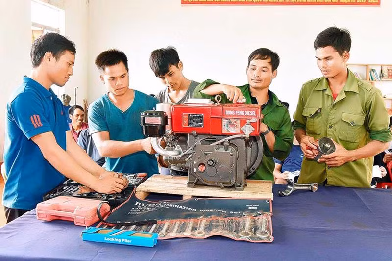 Sóc Trăng quan tâm đào tạo nghề và giải quyết việc làm cho người lao động bị thu hồi đất.