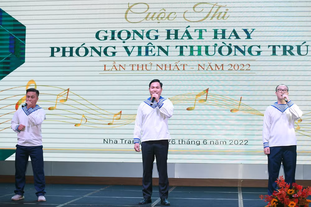  Cuộc thi Giọng hát hay phóng viên thường trú Báo Nhân Dân lần thứ Nhất. -0