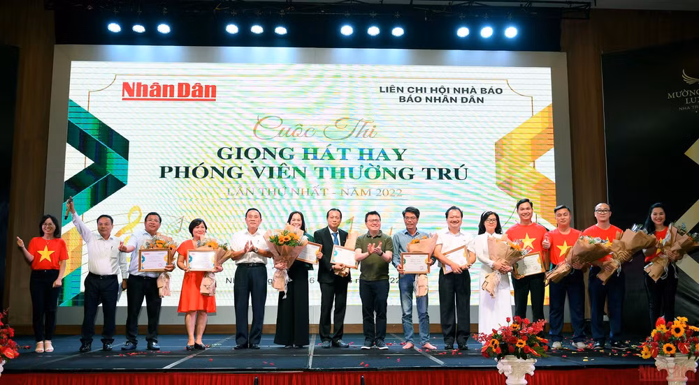  Cuộc thi Giọng hát hay phóng viên thường trú Báo Nhân Dân lần thứ Nhất. -0
