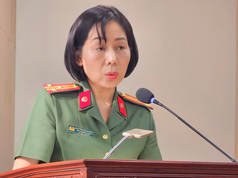 Đại diện Công an tỉnh Thanh Hóa thông tin về quá trình xây dựng, góp ý hoàn thiện dự thảo Luật. Đại diện Công an tỉnh Thanh Hóa thông tin về quá trình xây dựng, góp ý hoàn thiện dự thảo Luật.