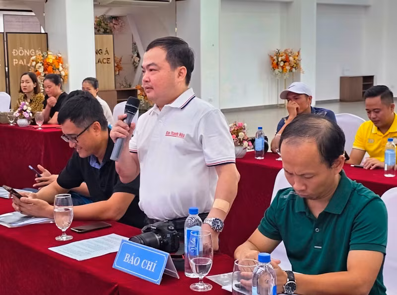 Đại diện cơ quan báo chí hỏi rõ hơn nội dung quan tâm.