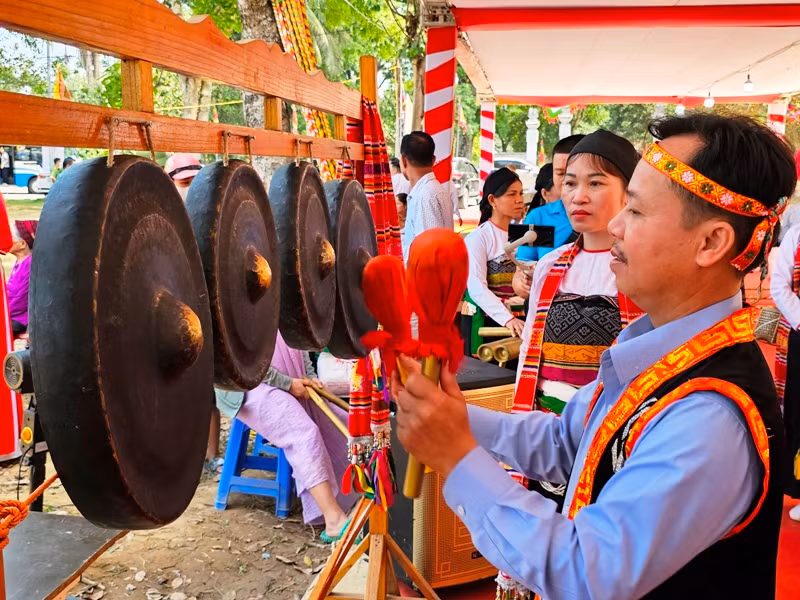 Bảo tồn, tái diễn cồng chiêng trong đồng bào Mường ở tỉnh Thanh Hóa.