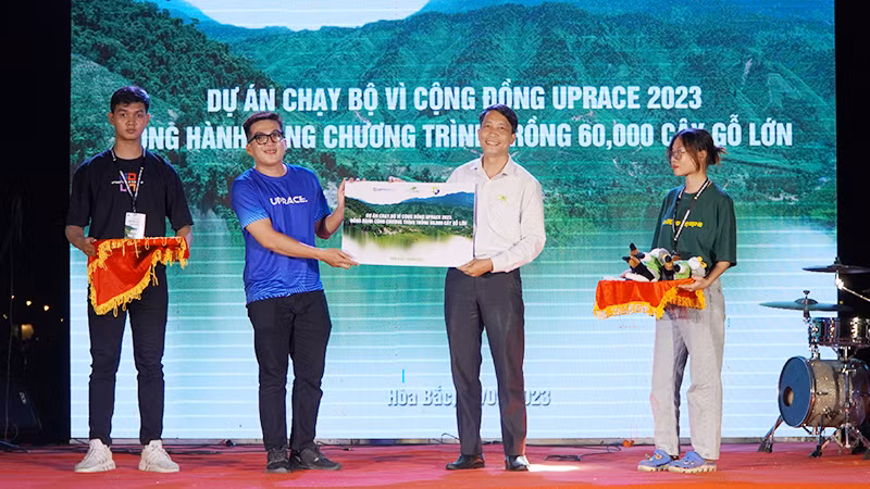 Doanh nghiệp đồng hành cùng hoạt động bảo tồn đa dạng sinh học và môi trường bền vững. Doanh nghiệp đồng hành cùng hoạt động bảo tồn đa dạng sinh học và môi trường bền vững.
