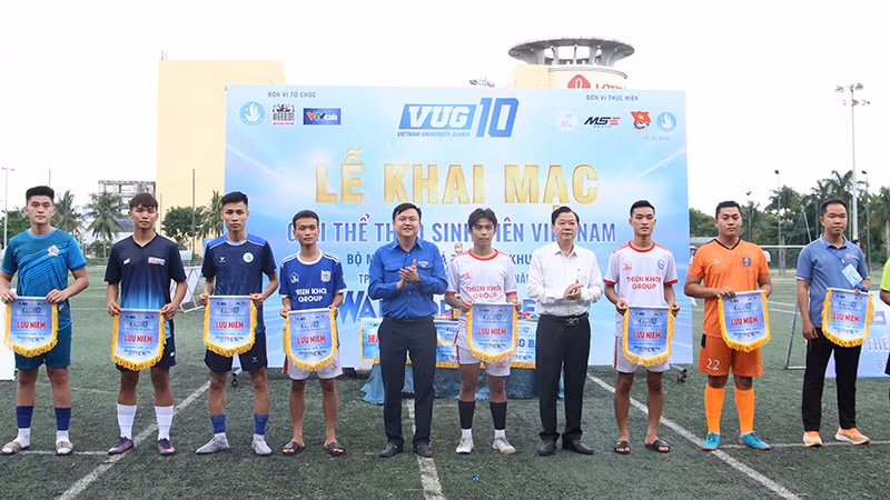 Đại diện các đội bóng tại vòng loại khu vực Đà Nẵng.