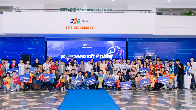 Các đội thi tham gia Cuộc thi HackAIthon 2025.