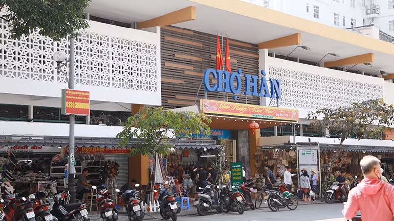 Chợ Hàn tham gia mô hình thí điểm giảm thiểu rác thải nhựa.