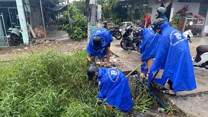 Khơi thông cống rãnh. Khơi thông cống rãnh.