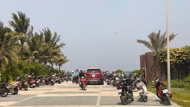 Khu vực bãi biển Tân Trà nơi xảy ra vụ việc đáng tiếc.