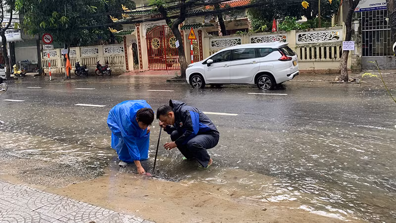 Khơi thông cống rãnh. Khơi thông cống rãnh.