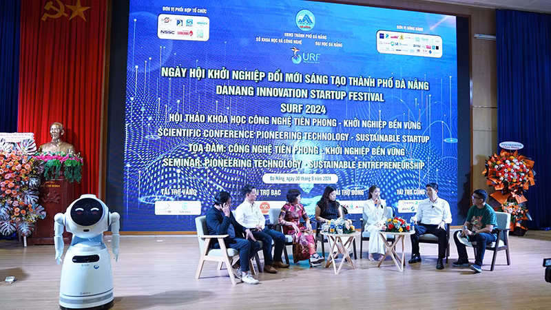 Đại biểu tọa đàm tại Hội thảo. Đại biểu tọa đàm tại Hội thảo.