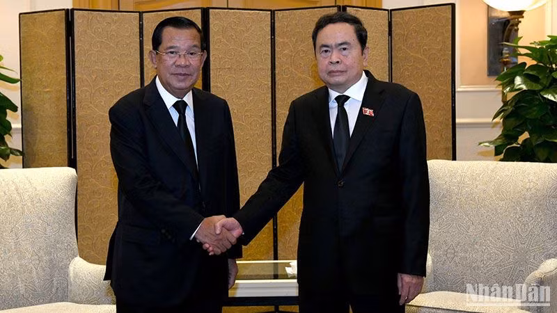 Chủ tịch Quốc hội Trần Thanh Mẫn tiếp Chủ tịch Thượng viện Hun Sen.