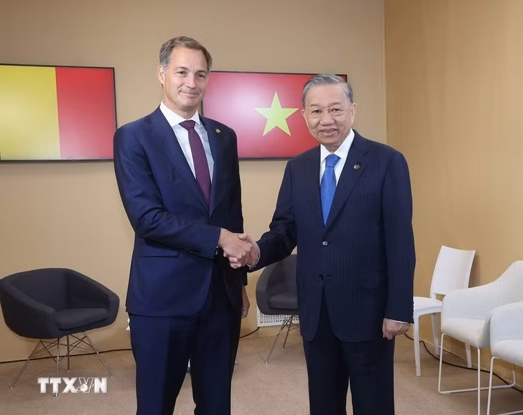 Tổng Bí thư, Chủ tịch nước Tô Lâm tiếp xúc song phương với Thủ tướng Bỉ Alexander De Croo. (Ảnh: TTXVN)