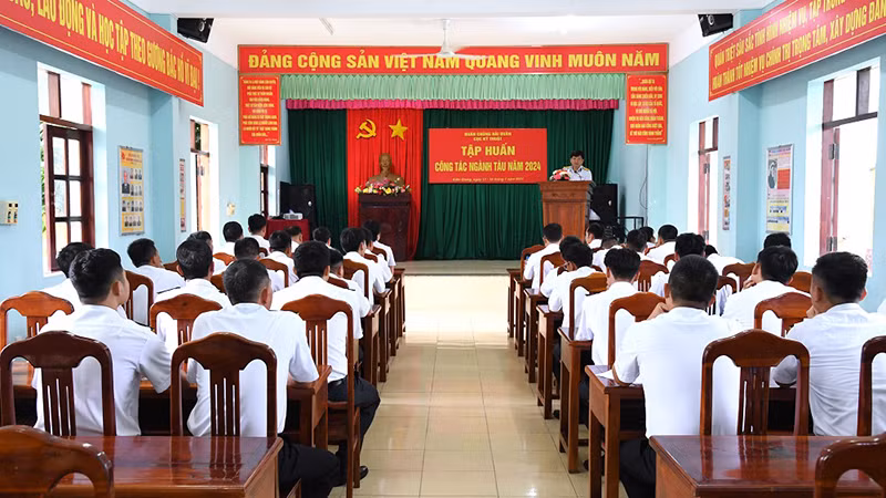 Lớp tập huấn công tác ngành tàu năm 2024 của Cục Kỹ thuật Hải quân.
