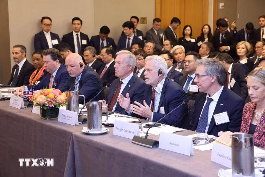 Đại diện doanh nghiệp Hoa Kỳ phát biểu. (Ảnh: Lâm Khánh/TTXVN) Đại diện doanh nghiệp Hoa Kỳ phát biểu. (Ảnh: Lâm Khánh/TTXVN)