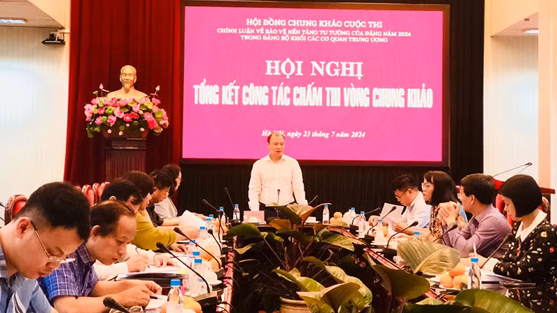 Đồng chí Lê Hải Bình dự và chủ trì Hội nghị.
